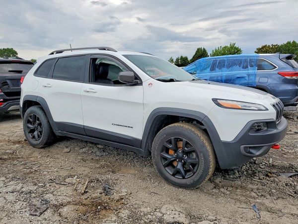 2016 JEEP CHEROKEE TRAILHAWK 4X4