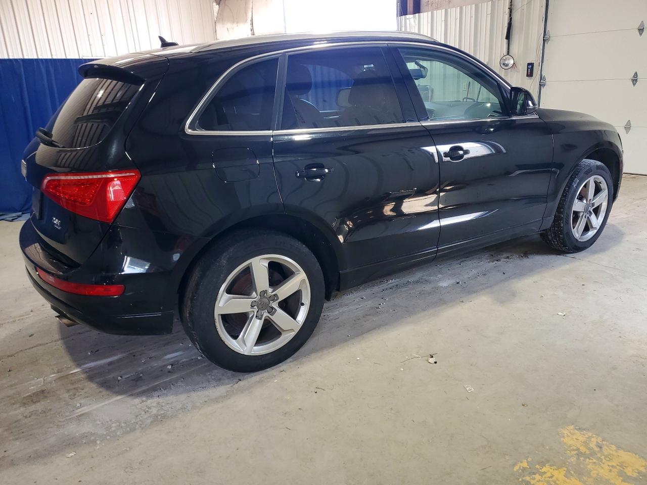 2012 AUDI Q5 Premium Plus