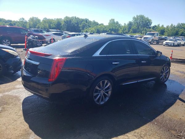 2013 CADILLAC XTS Base
