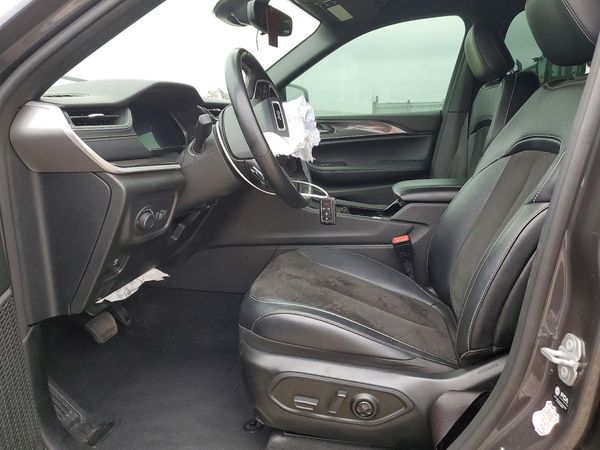2022 JEEP GRAND CHEROKEE LAREDO 4X2