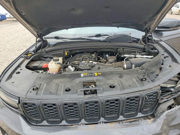 2022 JEEP GRAND CHEROKEE LAREDO 4X2