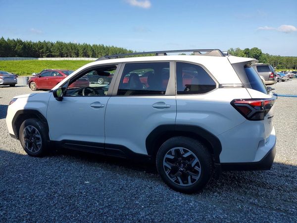 2025 SUBARU FORESTER Premium