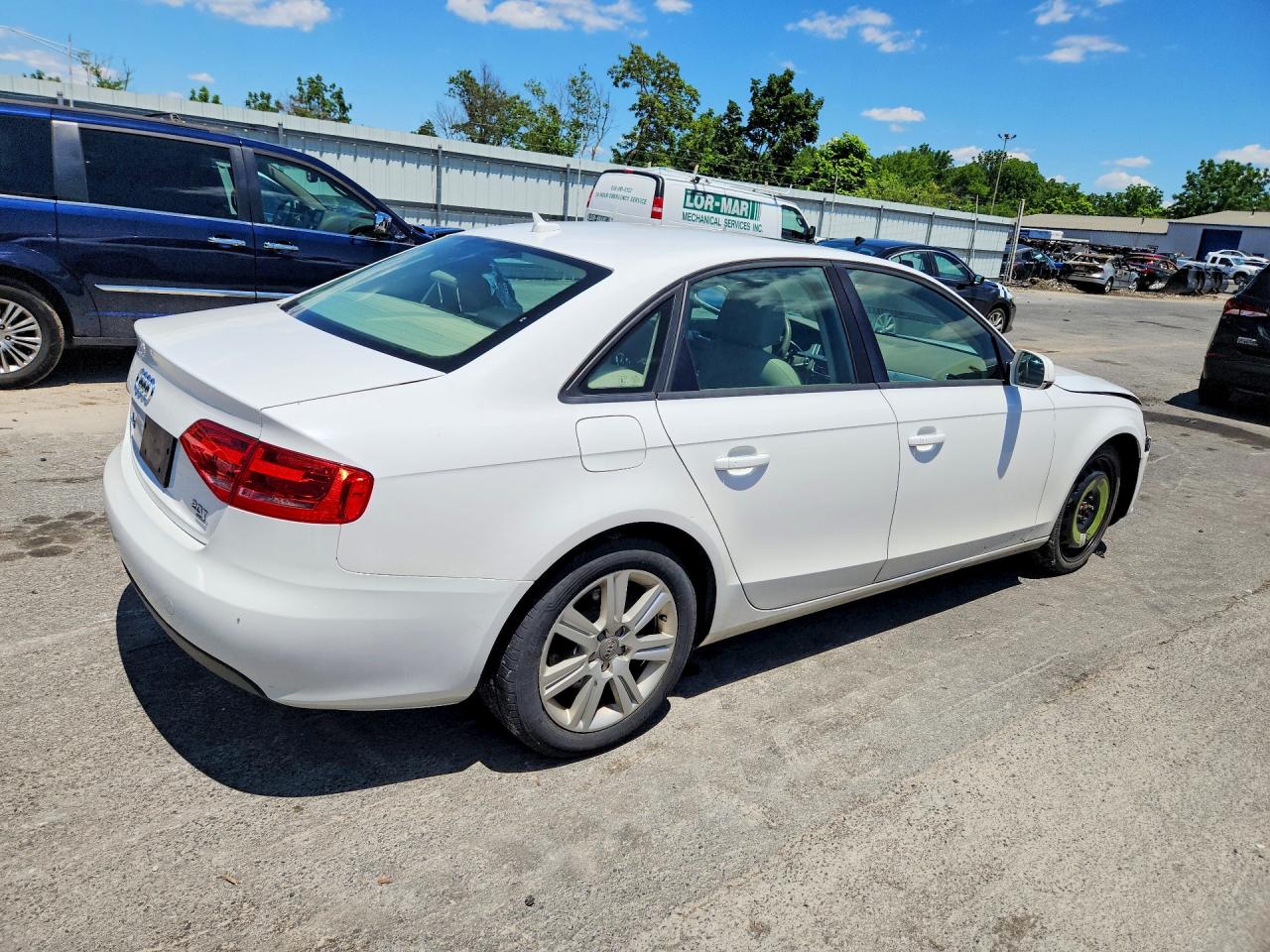 2010 AUDI A4 quattro Premium