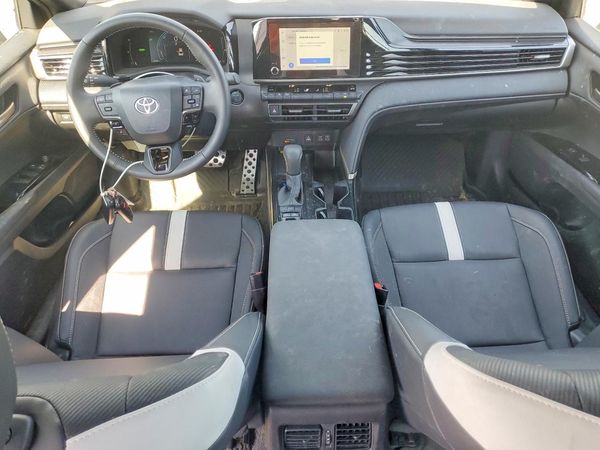 2025 TOYOTA CAMRY