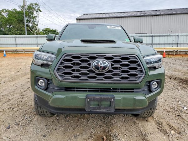 2022 TOYOTA TACOMA SR5
