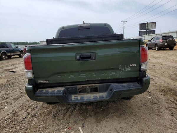 2022 TOYOTA TACOMA SR5