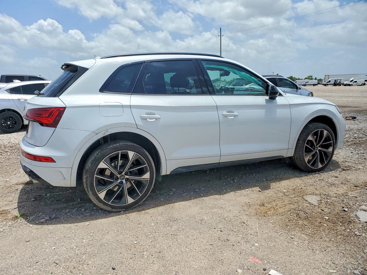 2024 AUDI SQ5 quattro Premium Plus