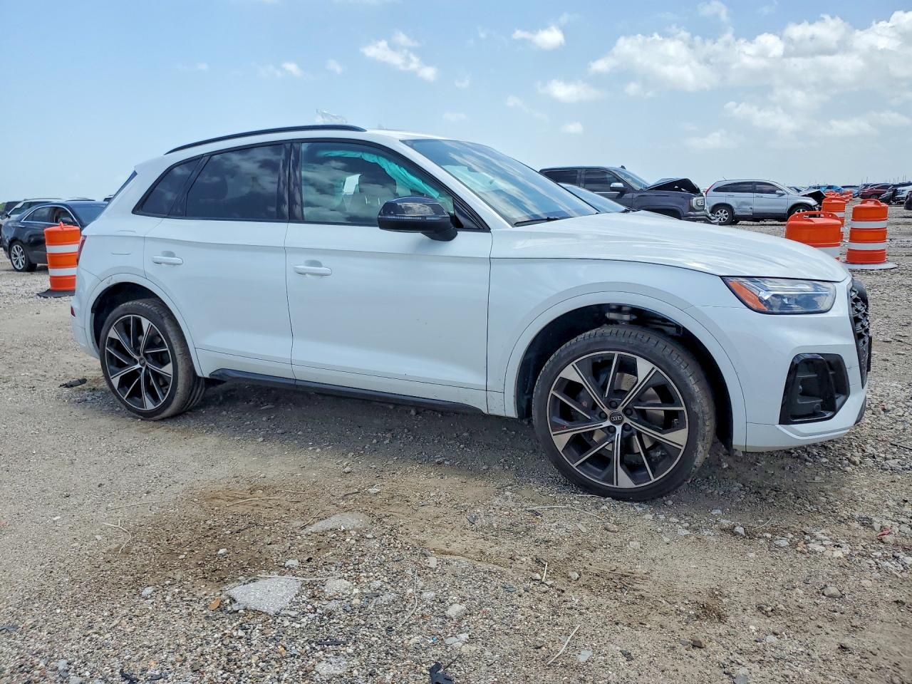 2024 AUDI SQ5 quattro Premium Plus