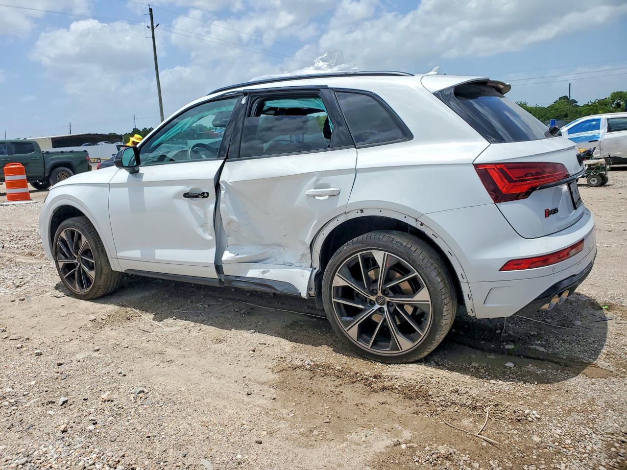 2024 AUDI SQ5 quattro Premium Plus