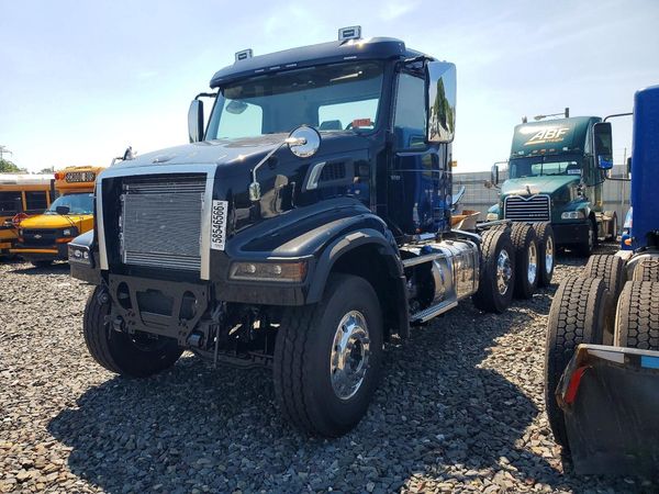 2026 VOLVO VHD