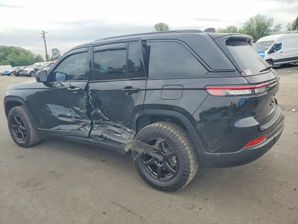 2023 JEEP GRAND CHEROKEE LAREDO 4X4
