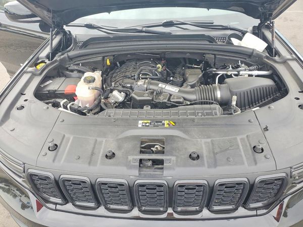 2023 JEEP GRAND CHEROKEE LAREDO 4X4
