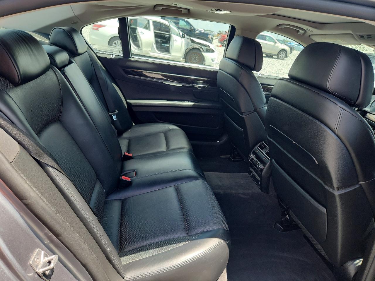 2012 BMW 750 750Lxi/Alpina B7 xDrive
