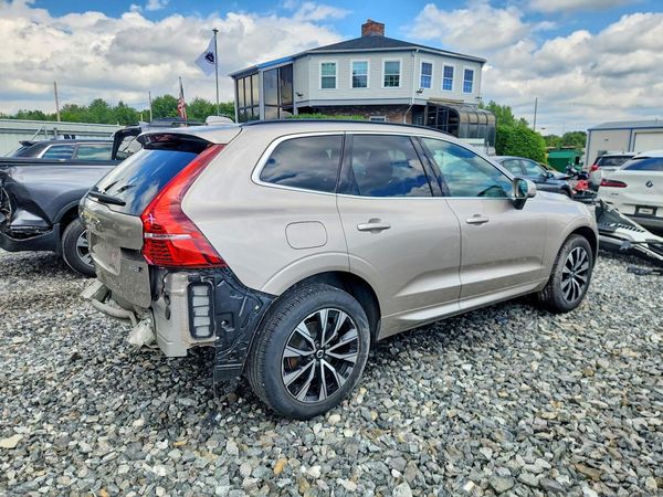 2023 VOLVO XC60