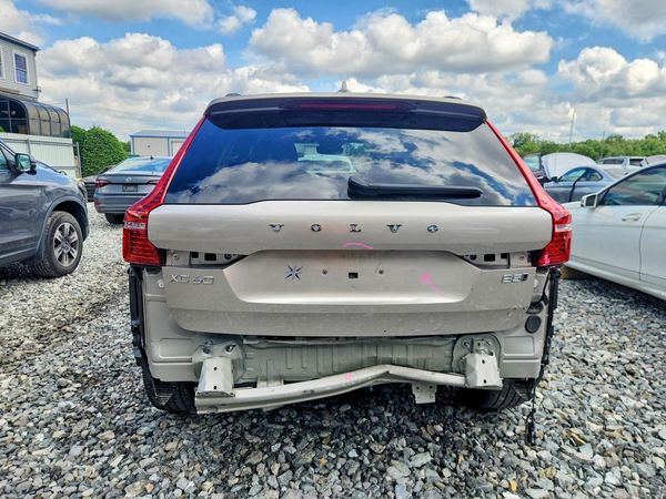 2023 VOLVO XC60