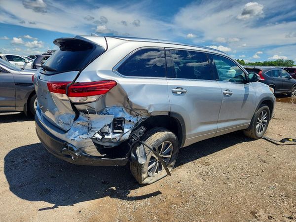 2017 TOYOTA HIGHLANDER SE/XLE