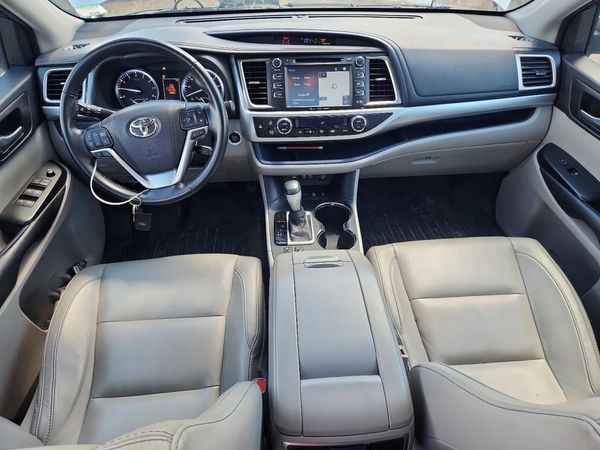 2017 TOYOTA HIGHLANDER SE/XLE