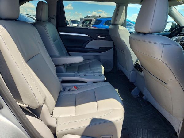 2017 TOYOTA HIGHLANDER SE/XLE