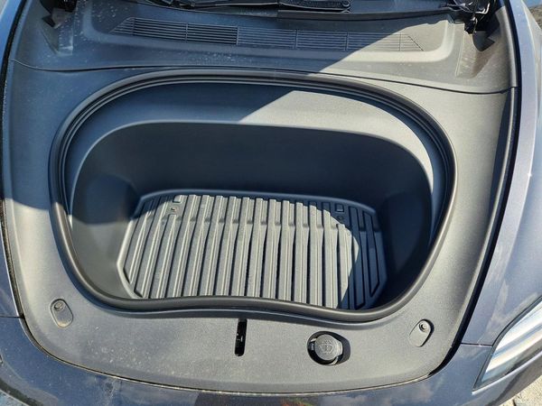 2026 TESLA MODEL 3