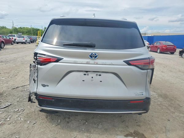 2021 TOYOTA SIENNA Limited