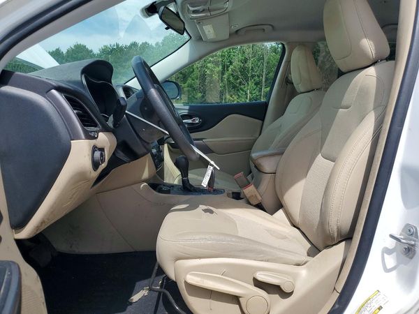 2019 JEEP CHEROKEE LATITUDE 4X4
