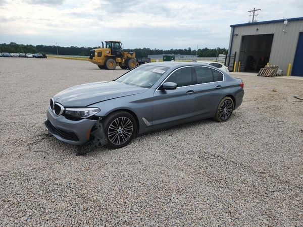 2019 BMW 530