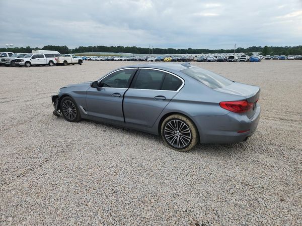 2019 BMW 530