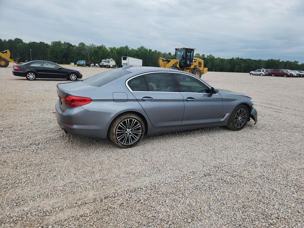 2019 BMW 530