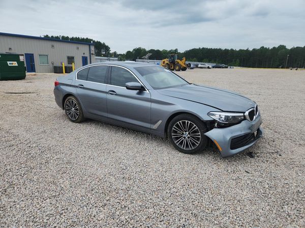 2019 BMW 530