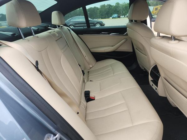 2019 BMW 530