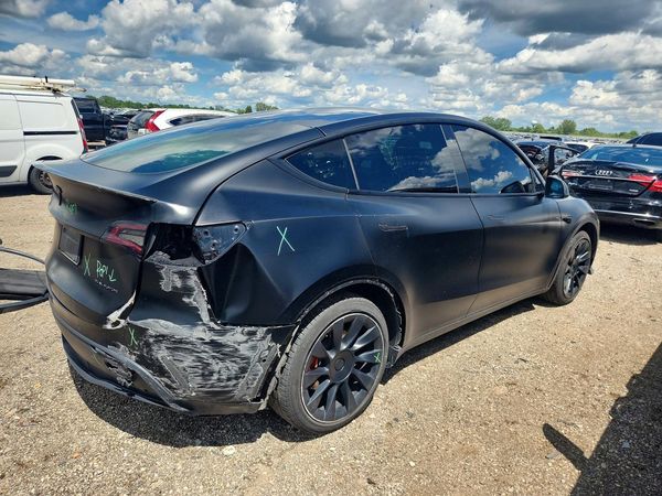 2022 TESLA MODEL Y