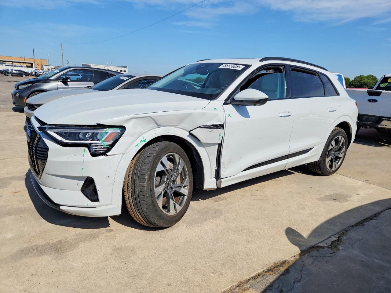 2022 AUDI E-TRON quattro Premium
