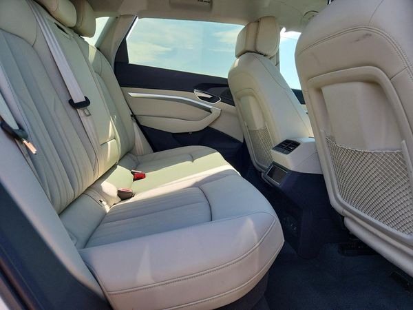 2022 AUDI E-TRON quattro Premium
