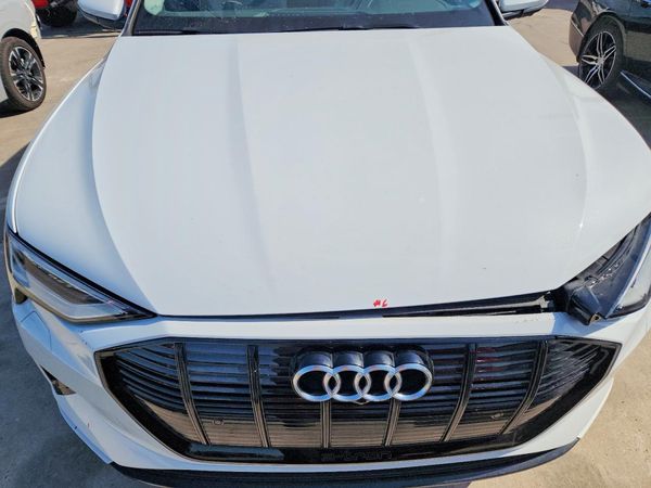 2022 AUDI E-TRON quattro Premium