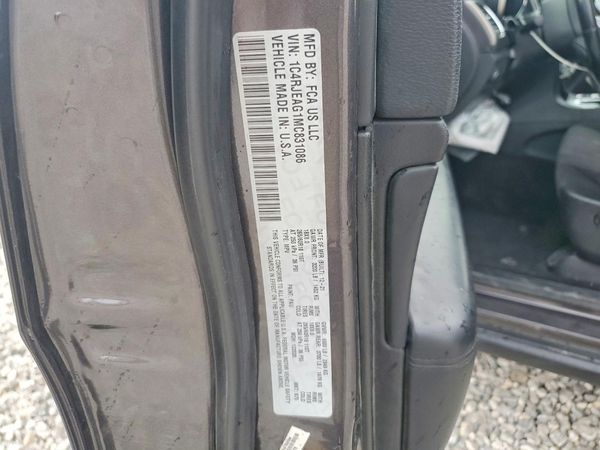 2021 JEEP GRAND CHEROKEE LAREDO 4X2
