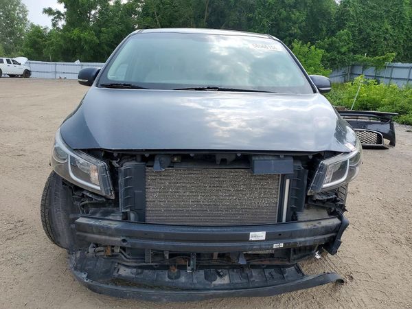 2016 KIA SEDONA LX - Middle-low