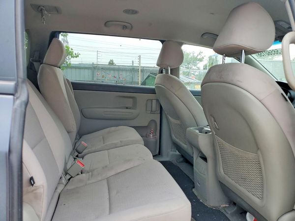 2016 KIA SEDONA LX - Middle-low