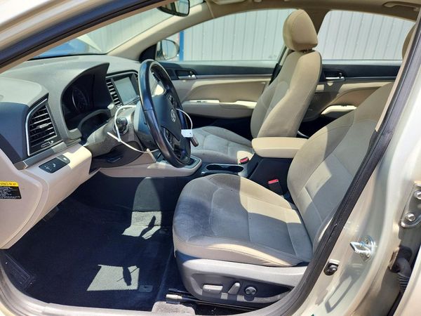 2017 HYUNDAI ELANTRA