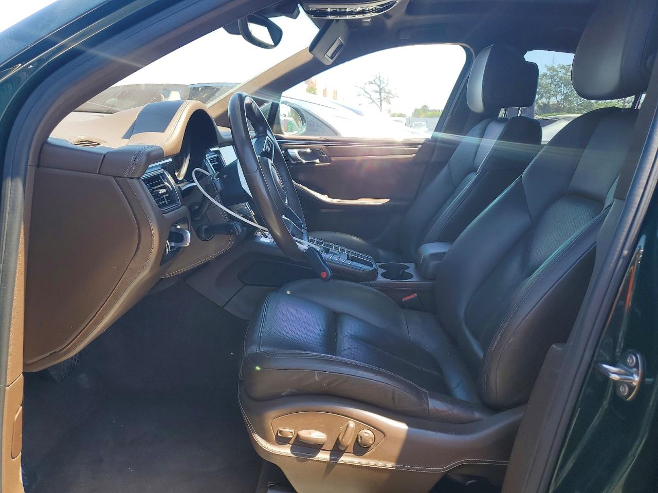 2017 PORSCHE MACAN