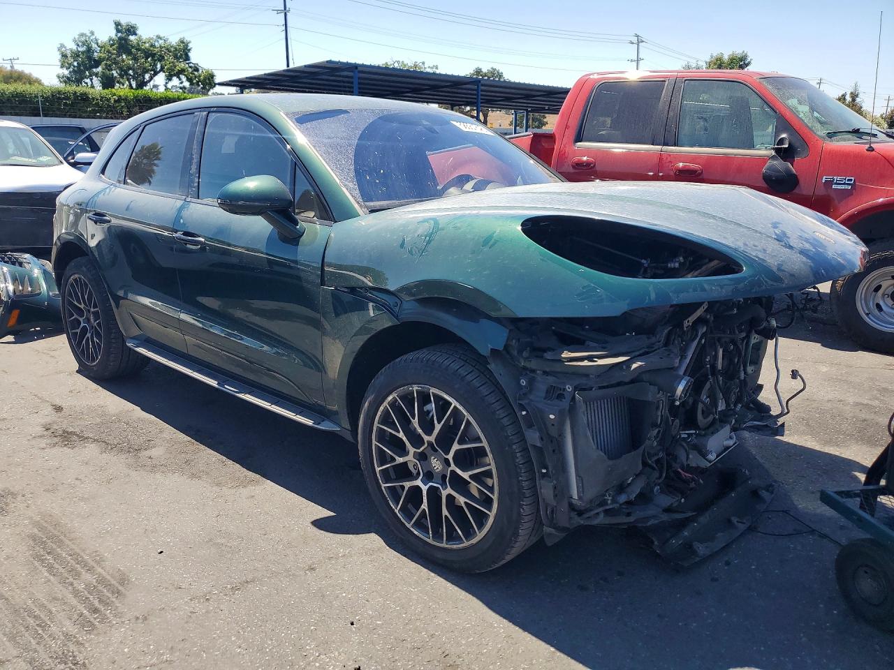 2017 PORSCHE MACAN