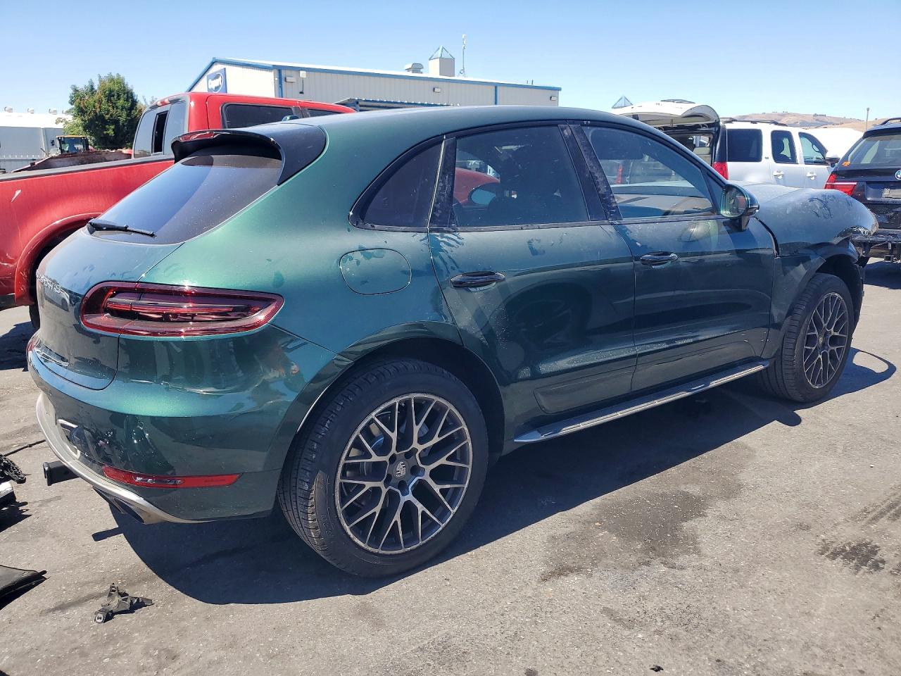 2017 PORSCHE MACAN