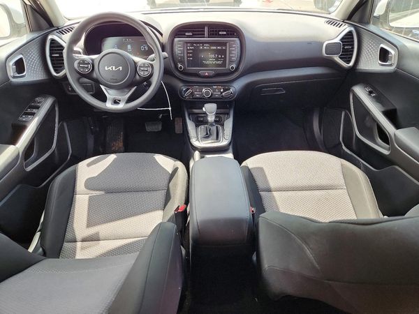 2025 KIA SOUL LX, S