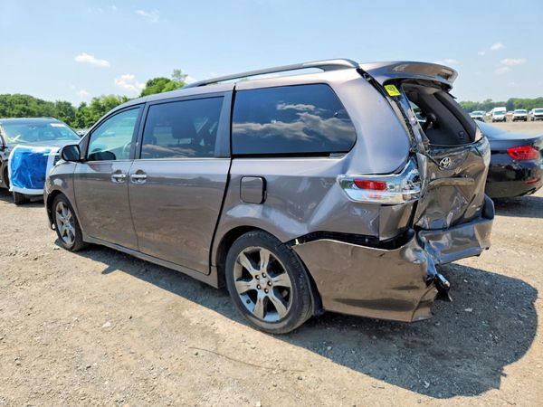 2015 TOYOTA SIENNA