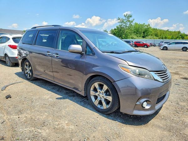 2015 TOYOTA SIENNA