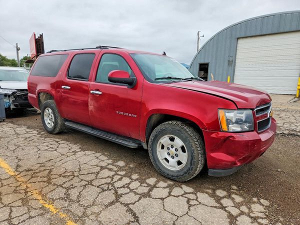 2014 CHEVROLET SUBURBAN LT