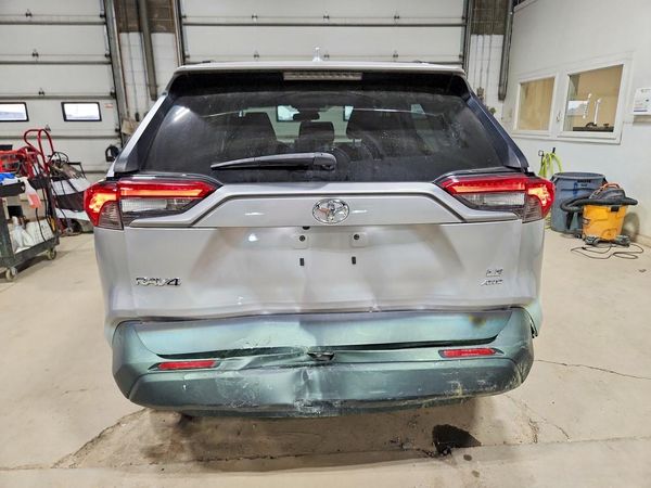2019 TOYOTA RAV4 LE