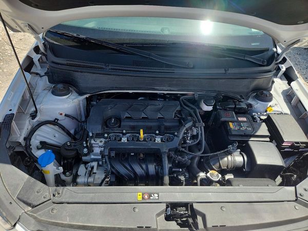 2025 HYUNDAI VENUE SEL, Limited — Engine bay