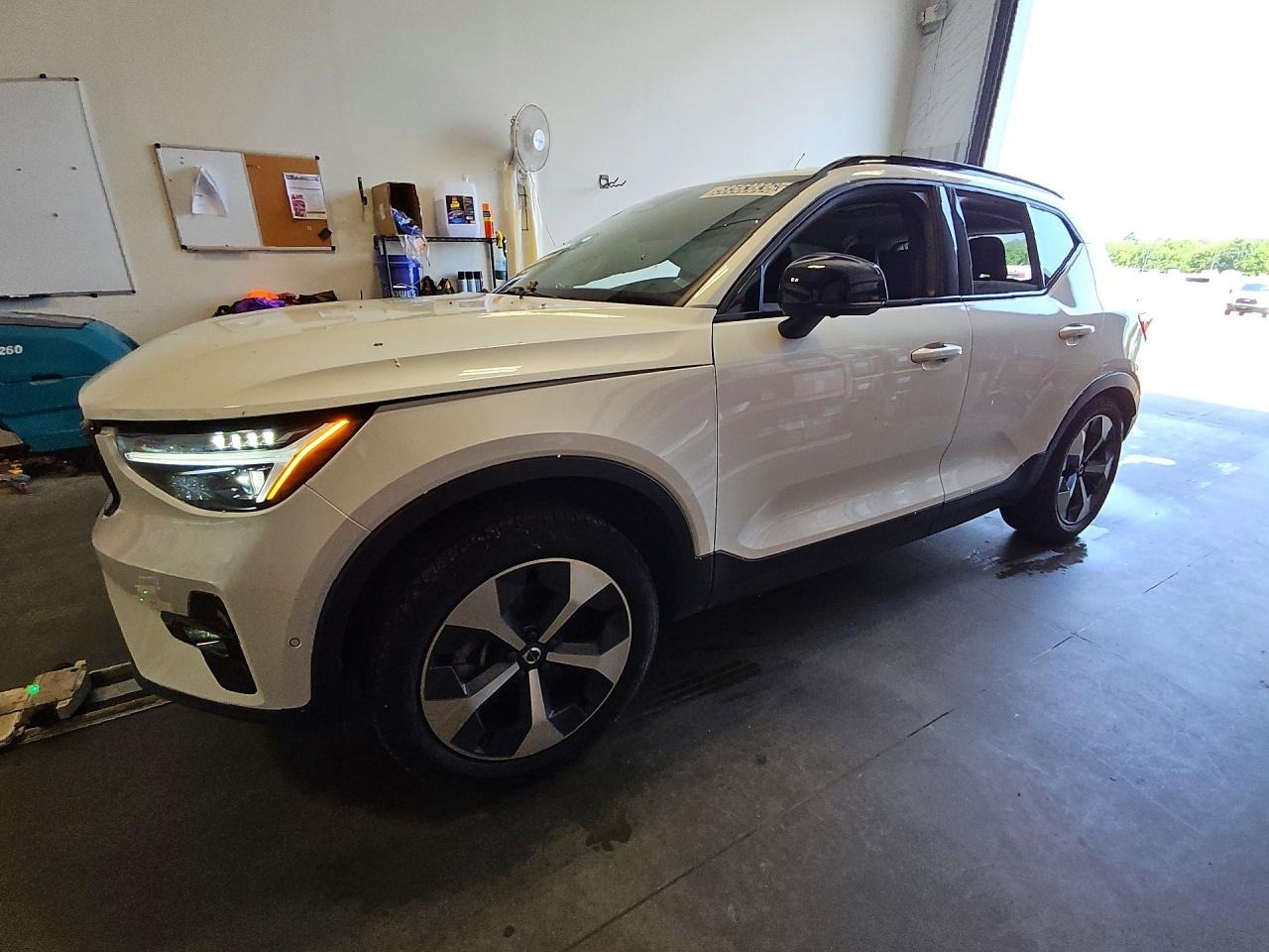 2025 VOLVO XC40 Plus Dark