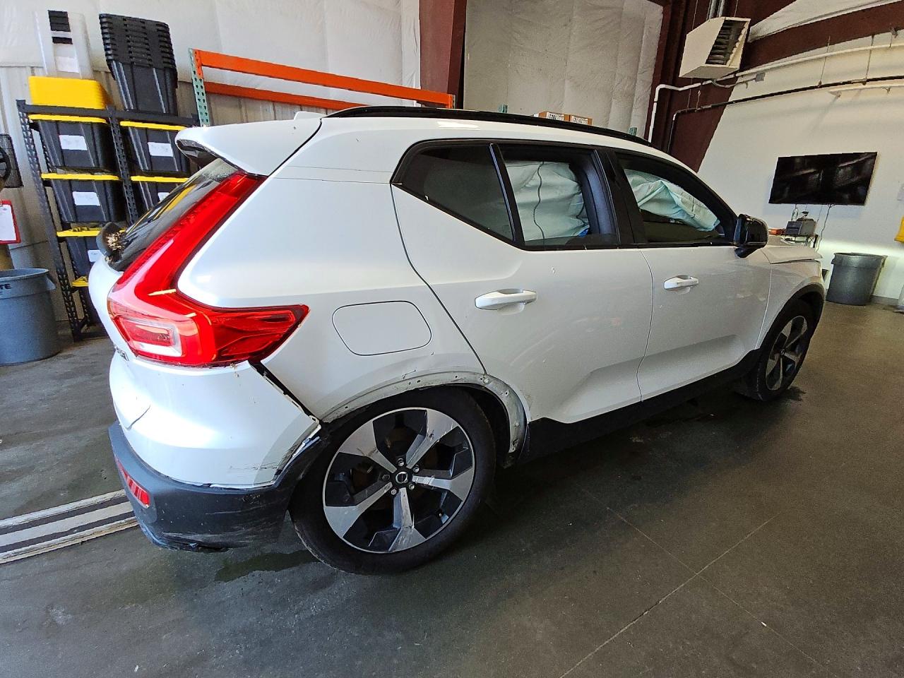 2025 VOLVO XC40 Plus Dark