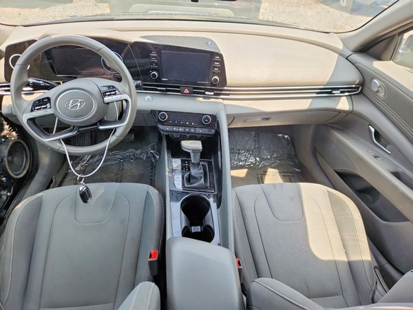 2022 HYUNDAI ELANTRA